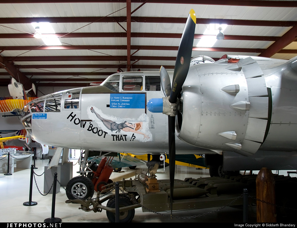 North American B-25J-15NC. Nº de Serie 108-32200. N7687C, How Boot That. Conservado en el Cavanaugh Flight Museum en Addison, Texas