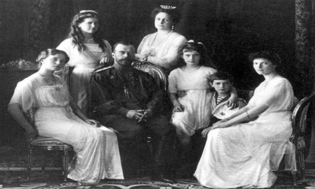 La familia del zar Nicolás II y su hija Anastasia