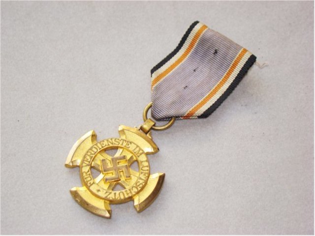 Medalla Luftschultz en 1º Clase