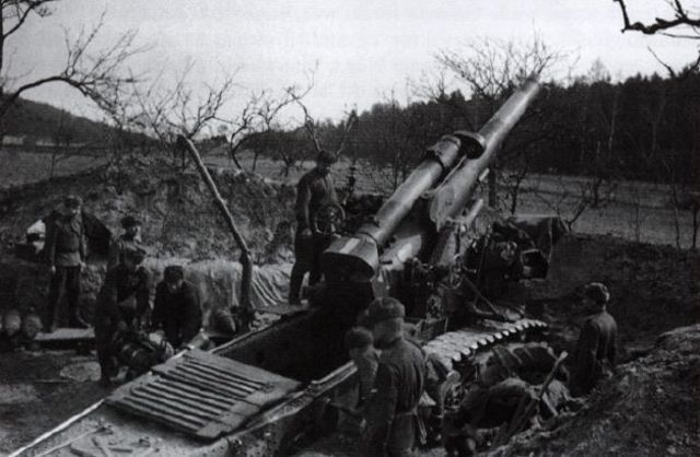 Obús soviético M1931 B-4 de 203 mm. Agosto de 1943