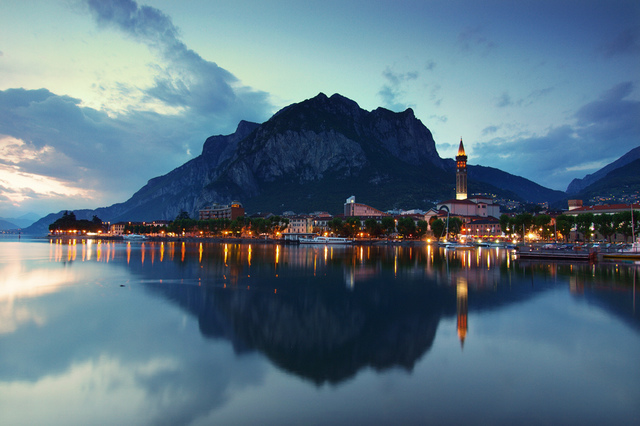 Lecco_town_after_sunset_Lombardy_Italy