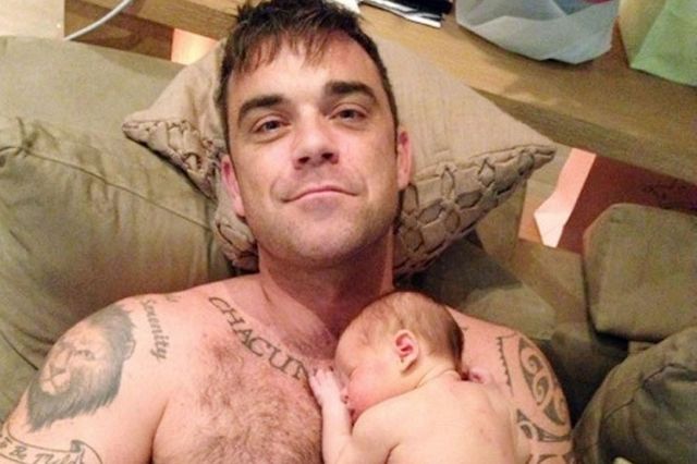 Robbie_Williams_and_baby_1335832