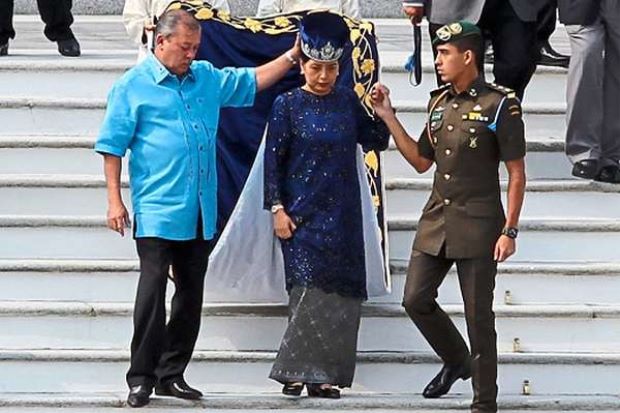 susur galur sultan johor