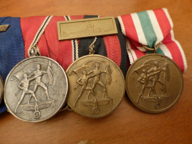 Detalle de las tres medallas del Anschluss