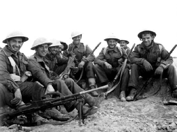 Hombres del Essex Regiment, durante una pausa en combates en El Duda. Diciembre de 1941